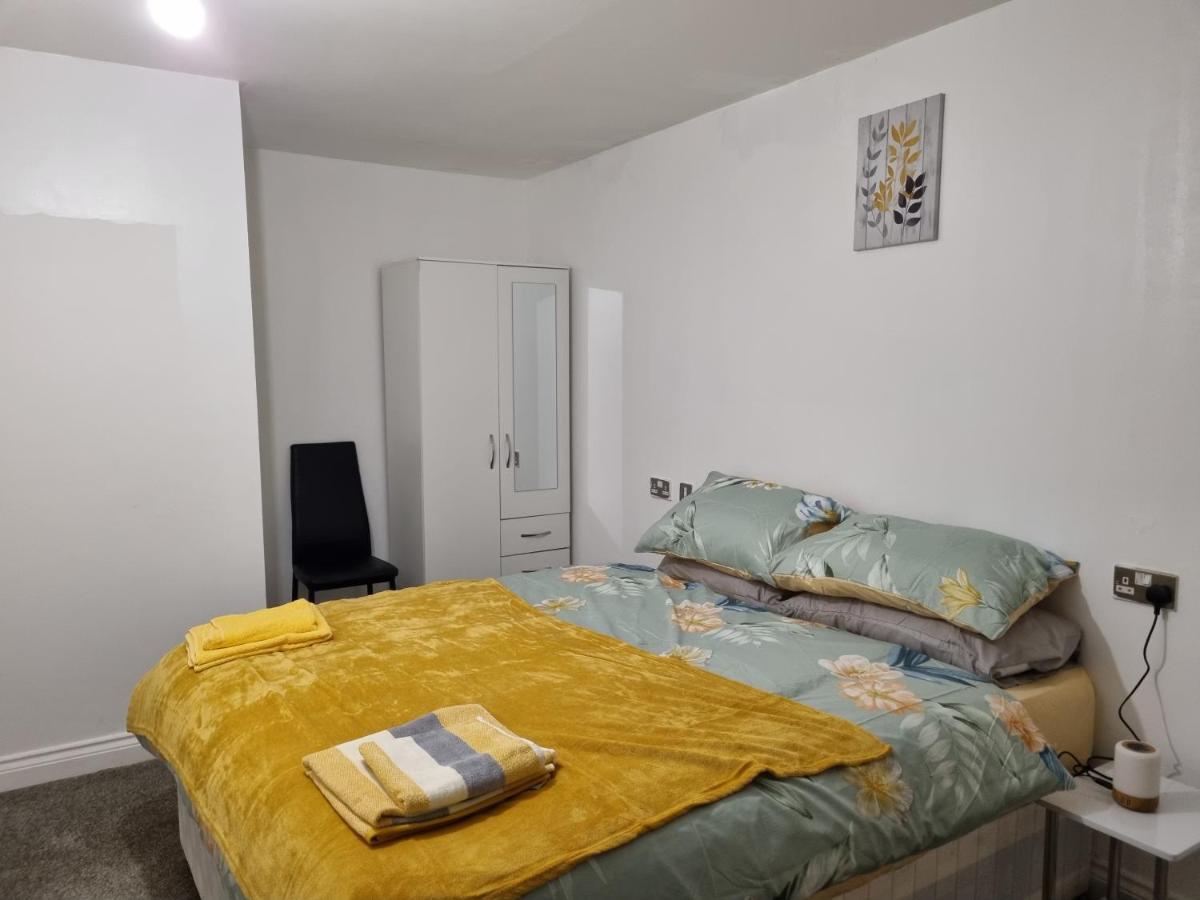 לייסטר Deluxe Apartment Sleeps Up To 6 מראה חיצוני תמונה