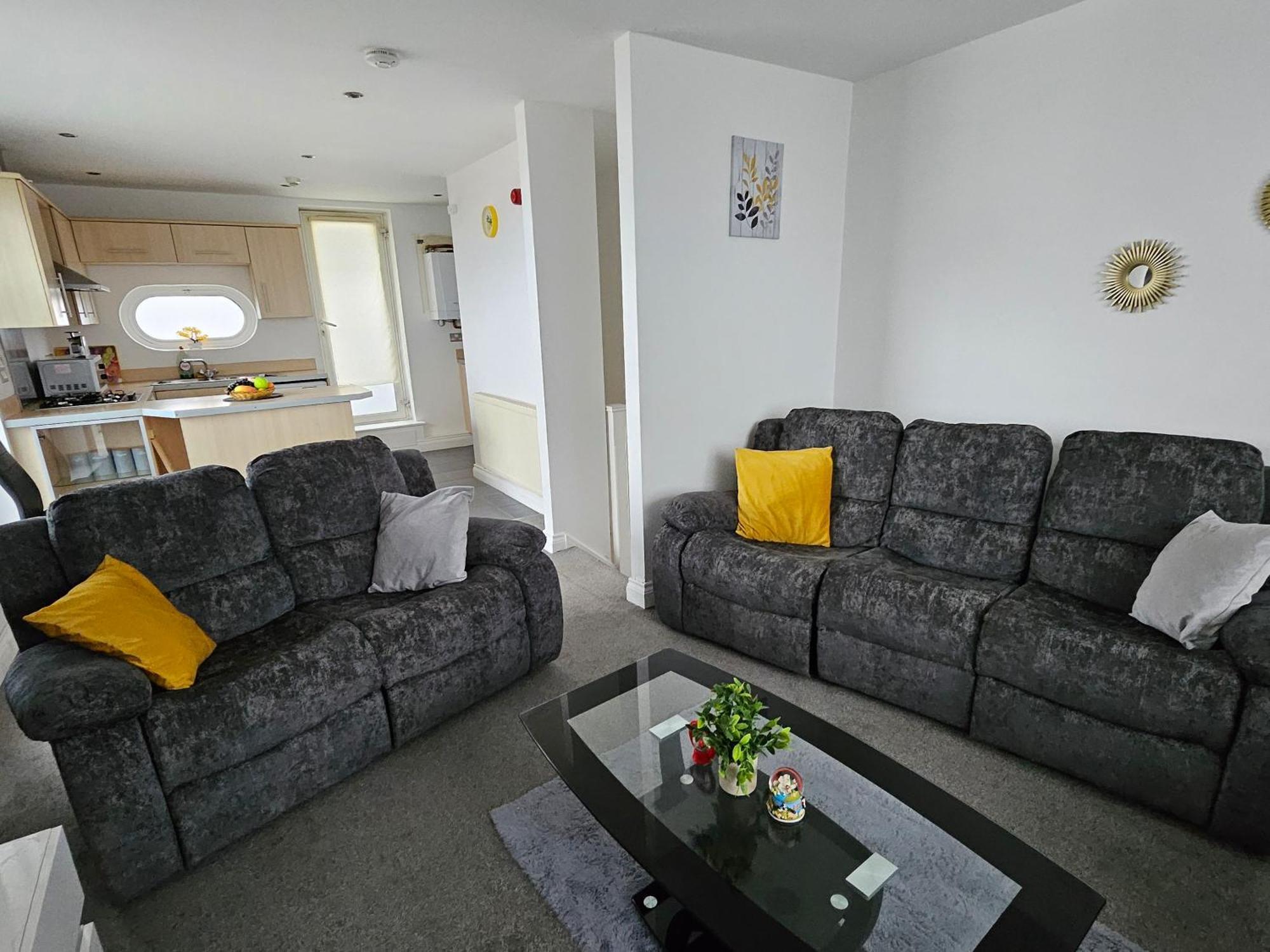 לייסטר Deluxe Apartment Sleeps Up To 6 מראה חיצוני תמונה
